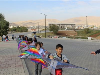 Suleimaniah Students Learn to Fly Kites